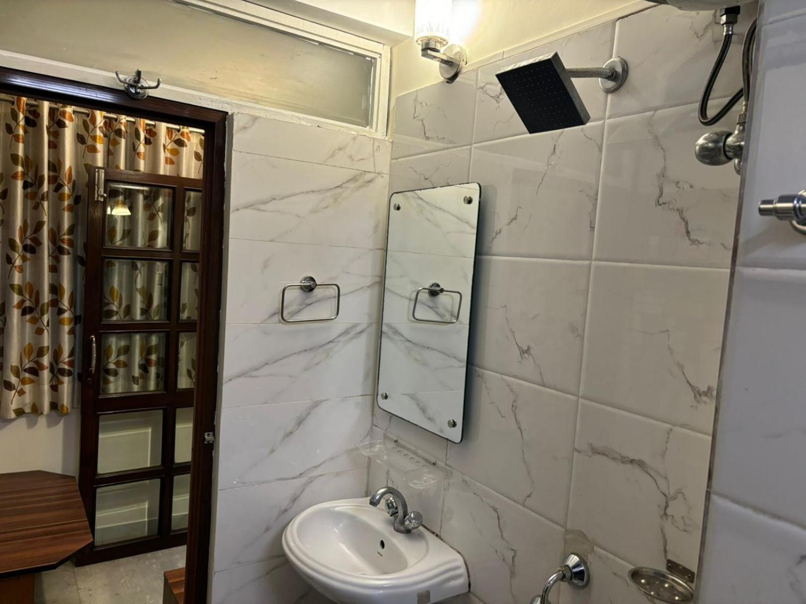 Om Sai Villa Guesthouse Kalkuta Zewnętrze zdjęcie